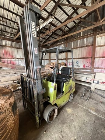 Clark, LP propane forklift, 9' mast - Image 2