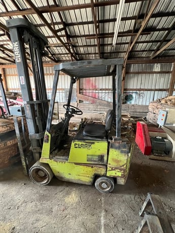 Clark, LP propane forklift, 9' mast - Image 3