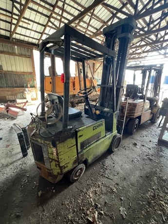 Clark, LP propane forklift, 9' mast - Image 5