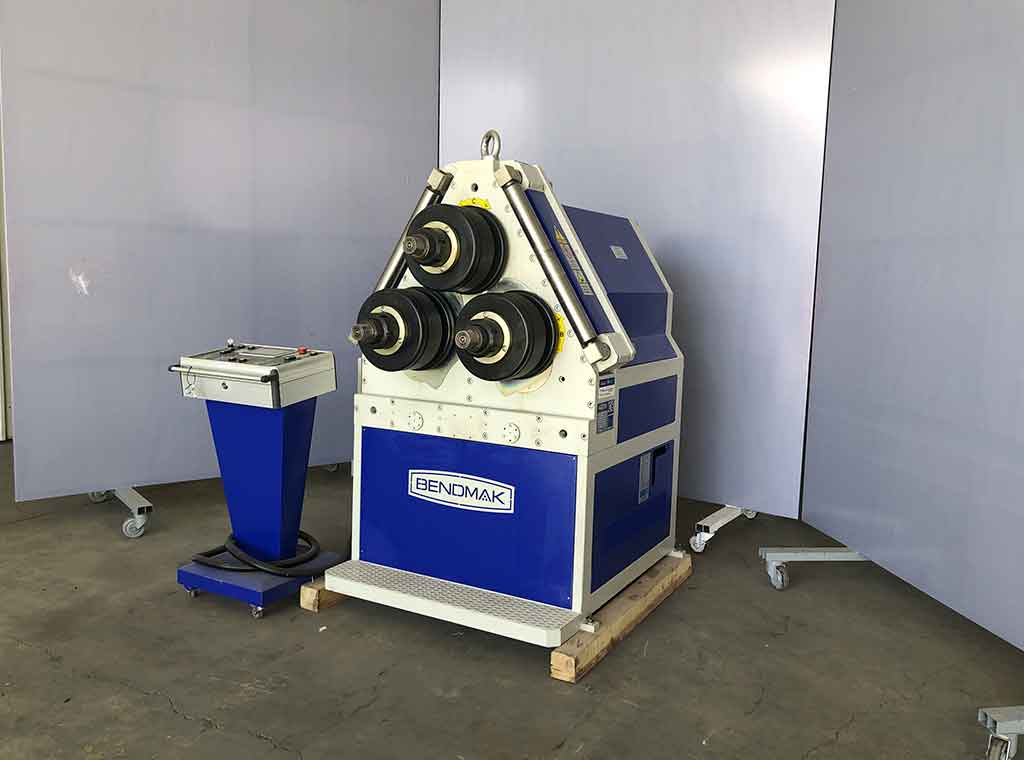 4" x 4" x 3/8" Bendmak #Pro-100, hydraulic angle roll, 12" roll diameter, 220 V., 3-phase, Beckoff digital - Image 1