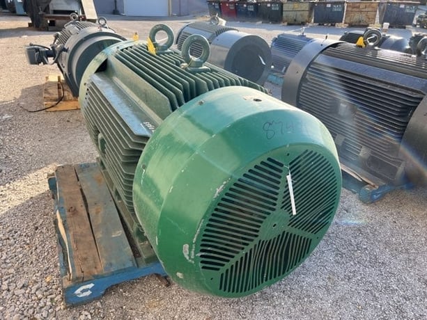 400 HP 1800 RPM Toshiba, Frame 5810US, TEFC BB, 2300/4000 Volts - Image 2