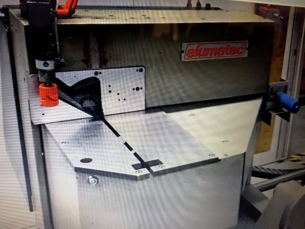 Elumatec #DG-104, Automatic Double End Miter Saw, 6000 mm bed length, 350 mm cutting length, 420 mm blade - Image 4