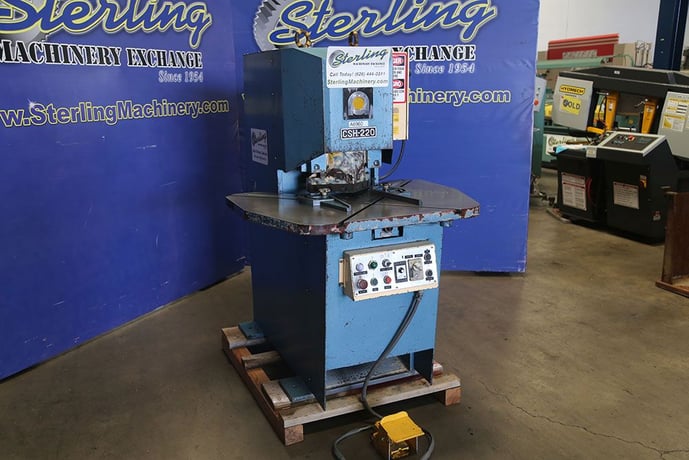 1/4" x 8" x 8" Amada #CSH-220, hydraulic heavy duty notcher, work guide, 5 HP, one shot lube, #A6960 - Image 3