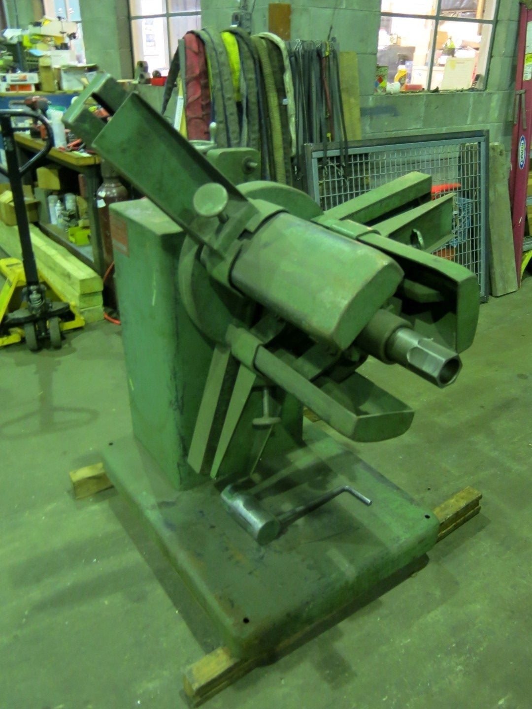 2500 lb. American #60, Motorized Uncoiler, with Keepers & Wrench - Image 3