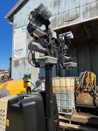 Daewoo Doosan #P185/HP150WDO-T4F, portable lighting with only .2 hours, 2021 - Image 1