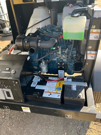 Daewoo Doosan #P185/HP150WDO-T4F, portable lighting with only .2 hours, 2021 - Image 2