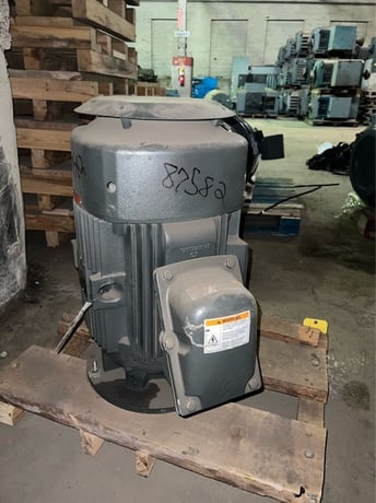 50 HP 1800 RPM General Electric, Frame L326HP16, TEFC BB EXP, 460 Volts, New Surplus - Image 2