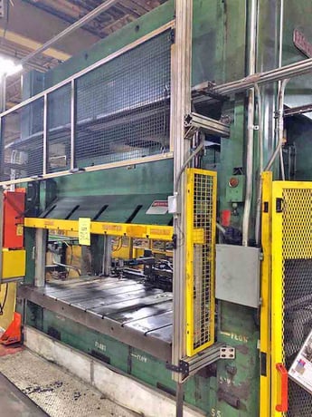 300 Ton, Pacific #300-D-10-60, hydraulic press, 18" stroke, 33" open, Allen Bradley Control, 28" windows, 1979 - Image 2
