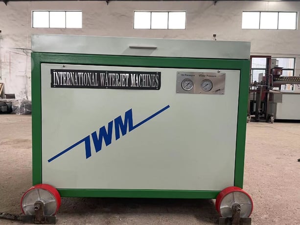 IWM Accredible #WCP-10, water jet pipe cutting machine - Image 2