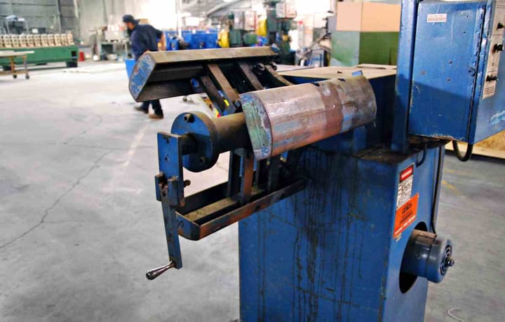 2500 lb. Dallas Industries, motorized coil reel, 12" width, 48" outside dimensions, 16"-20" ID, electric - Image 5