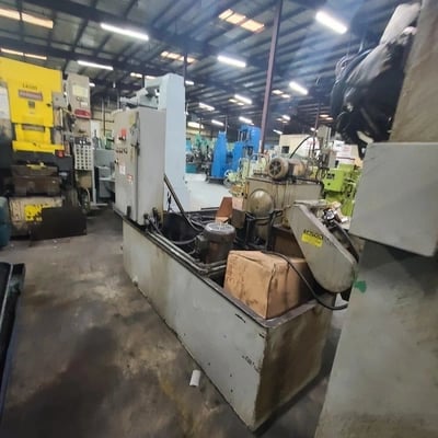 Drake #6x36, CNC 5-Axis external grinder, Fanuc 0M, pendant Control, coolant system w/paper filtration unit - Image 8