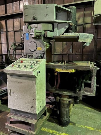 BMM #QJS219 Mdl. S1202, semi-automatic molding machine, s/n DH11902, with controls - Image 4