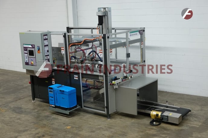 Wexxar #TF385, Servo driven tray former, 4 suction cup vacuum reciprocating pick & place, mounted on heavy - Image 1
