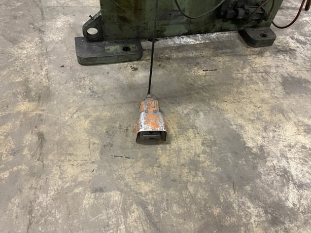 120 Ton, Verson #B58-120-PB, mechanical, 10' overall, 3" stroke, 5" adj, 30 SPM, back gauge, #2717 - Image 7