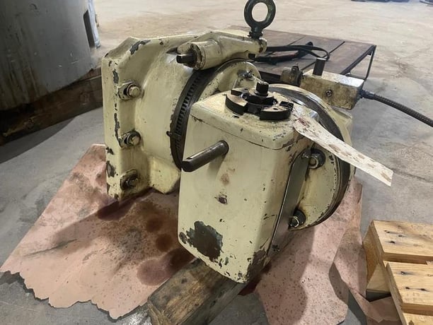 Kearney & Trecker all angle unverisal right angle head - Image 1