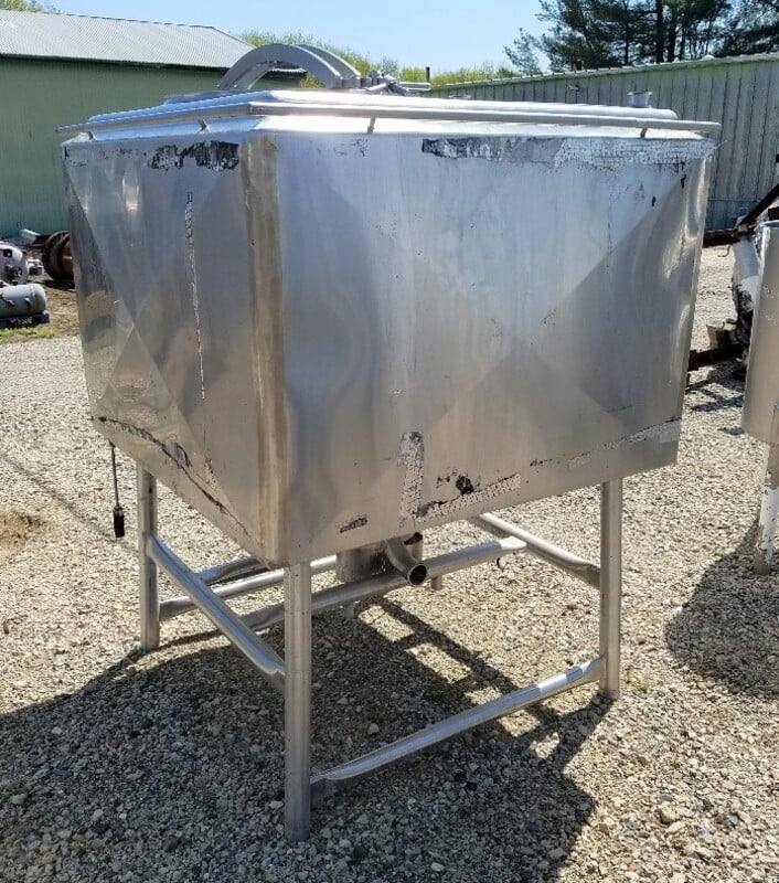 250 gallon Stainless Steel tank, 43" x 43" x 34" T/T - Image 2