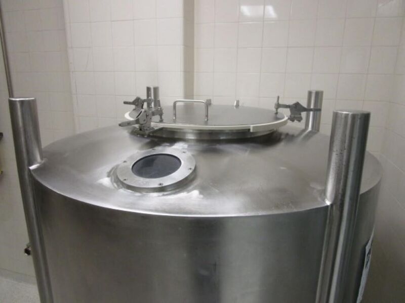 360 gallon Caribbean Metal and Wilson Works, Stainless Steel transfer tote/vessel, 4' diameter x 31" T/T (39 - Image 2