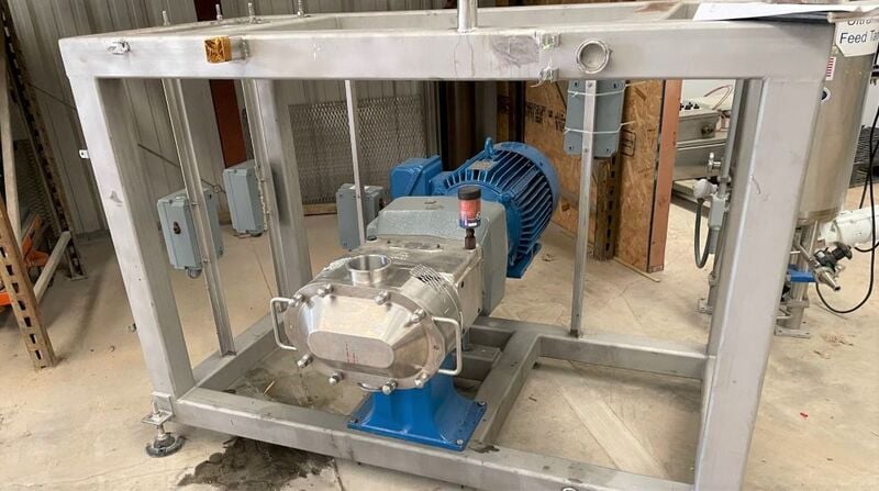 Waukesha Cherry Burrell #220U2, Stainless Steel positive displacement rotary lobe pump, 4" Tri-Clamp - Image 2