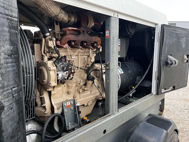38 KW Wacker Neuson #G50, trailer mounted, sound attenuated enclosure, Tier 3, 11595 hours, 2015 - Image 4