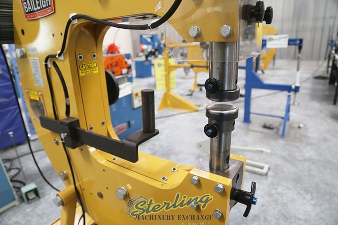 Baileigh #MH-19, power hammer, 16 gauge mild steel capacity, 19" throat, solid hit hammer, foot pedal - Image 6