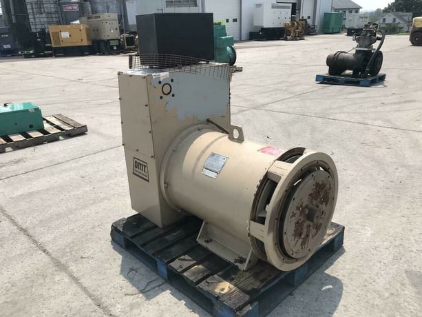 300 KW, 1800 RPM, Marathon/DMT, Generator End, 120/208 Volts, 3 phase, SAE1, 646 hours - Image 2