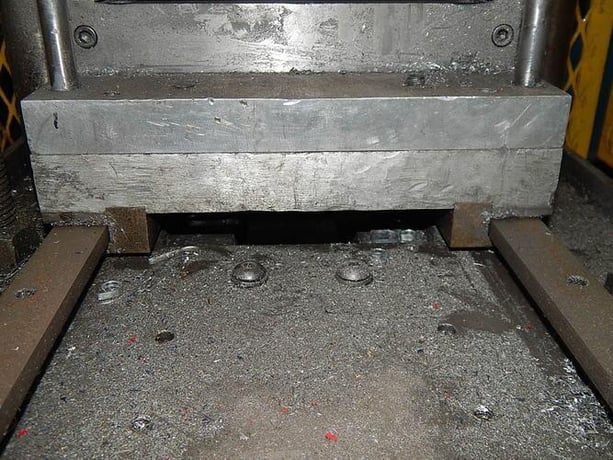 5 Ton, Pneu Powr #2P-5, 2-Post, 10-1/2" x 12" die space, 1-1/2" post diameter, air surge tank - Image 4