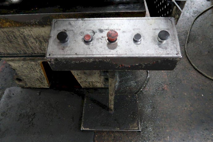 63 Ton, Yangli #YL41-63 63, hydraulic press, 19.6" stroke, 12.5"throat, 39.3" daylight, 2-post guided ram - Image 7