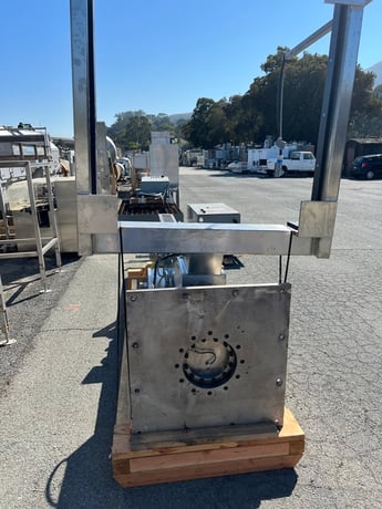 Bin lift elevator, Servolift #11169, Stainless Steel, explosion proof, 12' high, rotating base, 2019 - Image 9