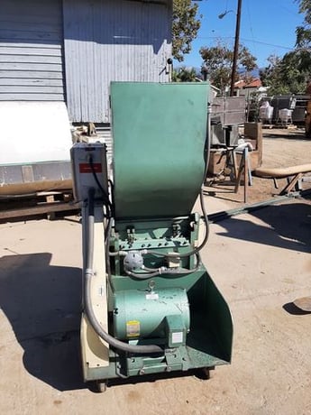 17" x 12" IMS #LP-187-SC, plastic grinder, includes 28" x18" x36" feed hopper, 15 HP - Image 4