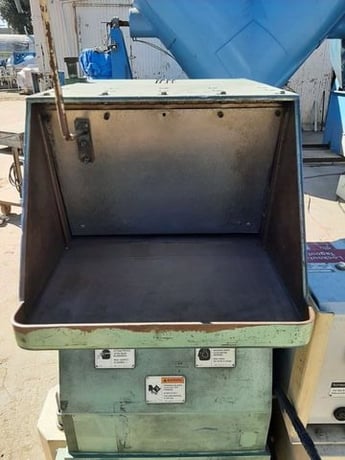 17" x 12" IMS #LP-187-SC, plastic grinder, includes 28" x18" x36" feed hopper, 15 HP - Image 5