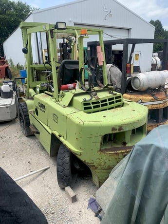 8925 lb. Clark #C500-Y100, forklift truck, 189" reach, 2-stage mast, 24" load center,S/N Y685-75-5195 - Image 7