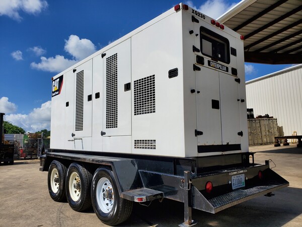 230 KW Caterpillar #XQ230, diesel generator set, 277/480 Volts, 3-phase, 374 HP, Tier 3, sound attenuated - Image 1