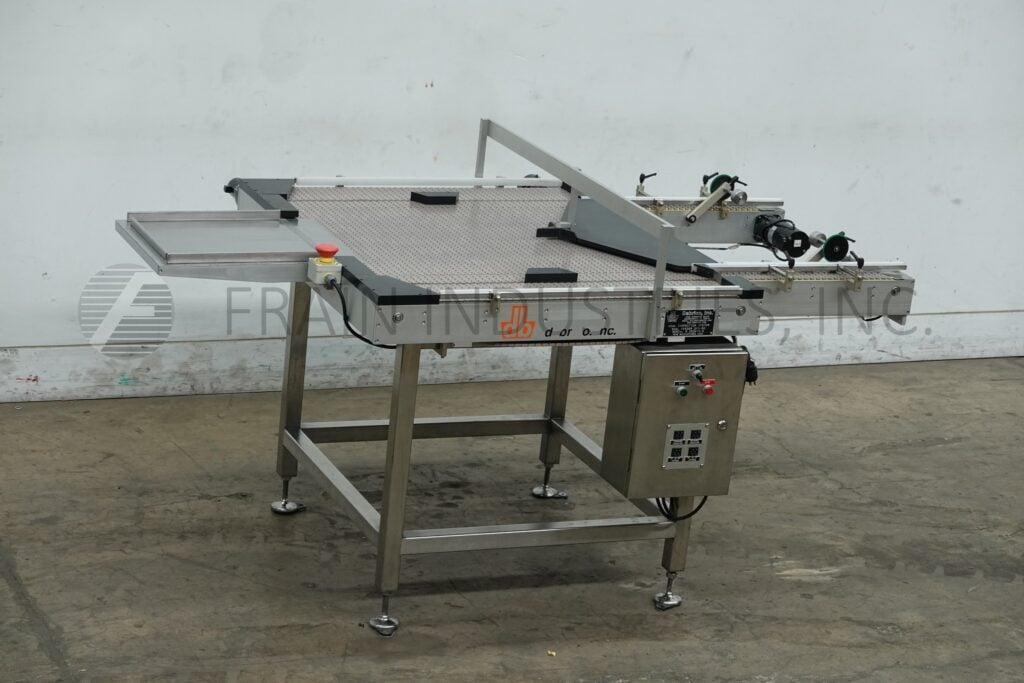 Dabrico #DFD50, Stainless Steel, table top belt unscrambleing acummulation conveyor, 16" L x 16" W platform - Image 1