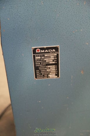 1/4" x 8" x 8" Amada #CSH-220, hyd. notcher, 40 SPM, 20 ton, electric foot pedal, one shot lube, work guides - Image 2