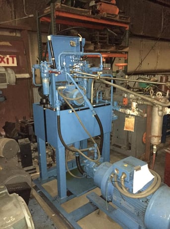 9.8" x 14" Fenn #121, 2-Hi rolling mill, 9" roll journal, 125 HP - Image 2