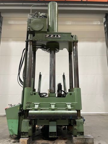 220 Ton, Reis #TUS-160OK, 4 post spotting press, 60" x72" x63" bed, tilt table, 1991 - Image 2