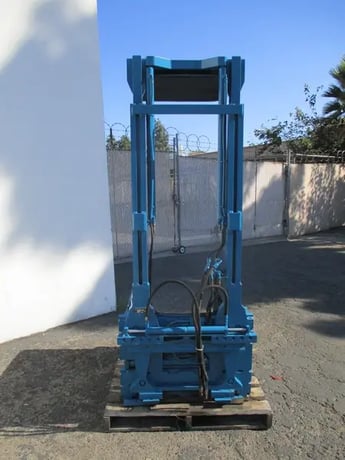Rightline #LCVM003, forklift carton clamp attachment, 2500 lb - Image 8