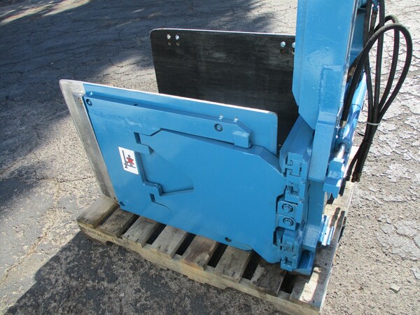 Rightline #LCVM003, forklift carton clamp attachment, 2500 lb - Image 10