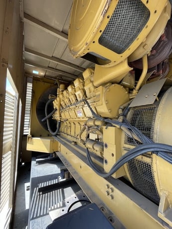 1750 KW Caterpillar #3516, diesel generator set, 600 hours since new - Image 8