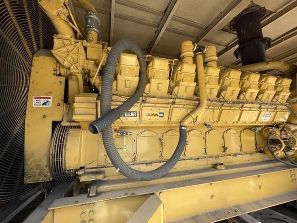 1750 KW Caterpillar #3516, diesel generator set, 600 hours since new - Image 10