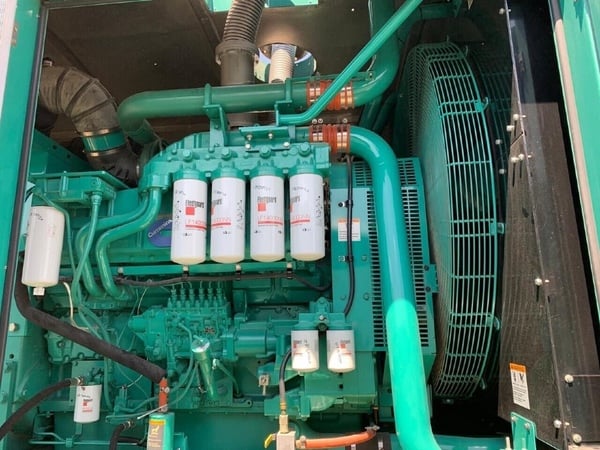 1000 KW Cummins #QST30, w/Super Quiet enclosure & base tank, low hours, load tested - Image 8