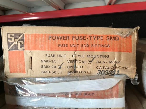40 Amp. S & C Electric Co, SMD-2C fuses & SMD fuse ends, vert offset style mounting, new in boxes - Image 4