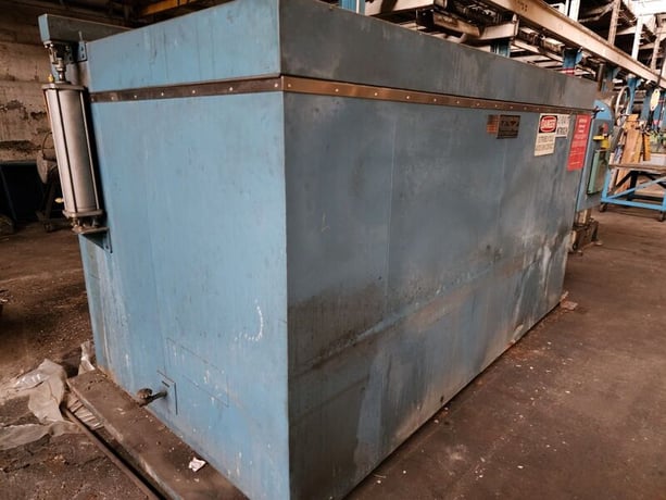 Cincinnati Sub Zero #T-122-LN2" liquid nitrogen heavy duty industrial freezer, 122 cu.ft.,hydraulic lid - Image 3