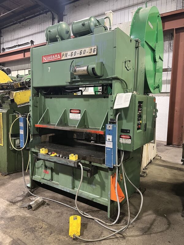 60 Ton, Niagara #PN-60-60-36, straight side double crank press, 5" stroke, 13" Shut Height,air clutch & - Image 2