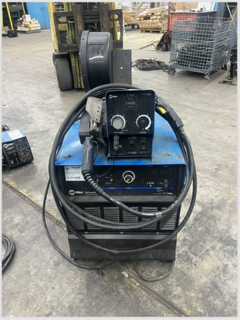 Miller #Deltaweld-302, MIG Welder Package w/ Wire Feeder, 230/460/575, Low Hours - Image 2