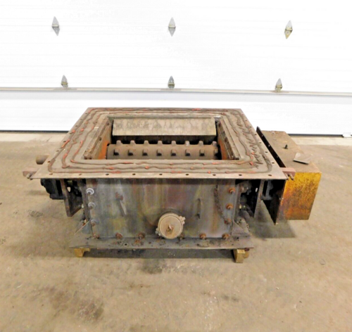 Dual twin roll crusher grinder, 30" x 34" opening, 6-3/4" x 3" shaft, 5-1/4" bolt to bolt center - Image 2