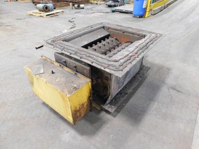 Dual twin roll crusher grinder, 30" x 34" opening, 6-3/4" x 3" shaft, 5-1/4" bolt to bolt center - Image 5