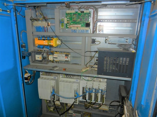 200 Ton, Finn-Power #200-4100TS3F, CNC electric press brake, 4-Axis, 13' overall, 144" between housing, 2007 - Image 3
