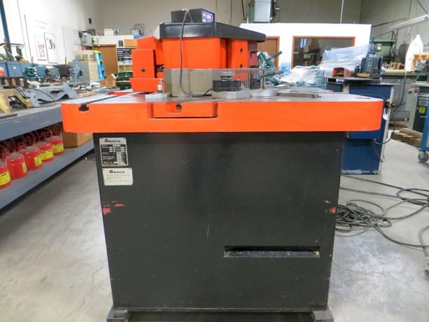 .236" x 8.66" x 8.66" Amada #CSHW-220, hydraulic power notcher - Image 3