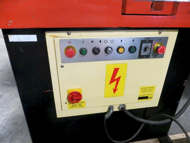 .236" x 8.66" x 8.66" Amada #CSHW-220, hydraulic power notcher - Image 5